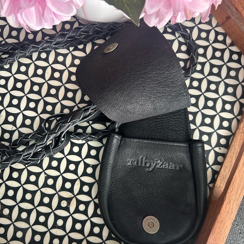 Ruby Zaar Leather Bag - image 5